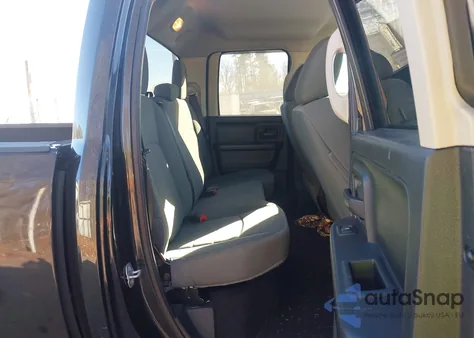 2016 Ram 1500 Express z USA, uszkodzony, nr VIN 1C6RR6FT8GS355845